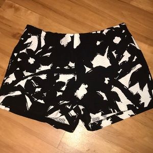 Black & white patterned shorts